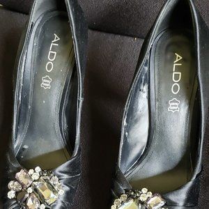 Charming pump shoes